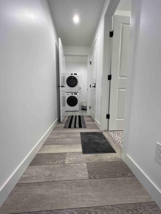 Newly Built 2 Bedroom Suite With Free Parking - Close To Banff National Park, YYC Kültér fotó