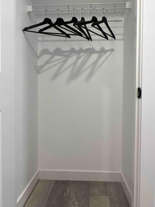 Newly Built 2 Bedroom Suite With Free Parking - Close To Banff National Park, YYC Kültér fotó